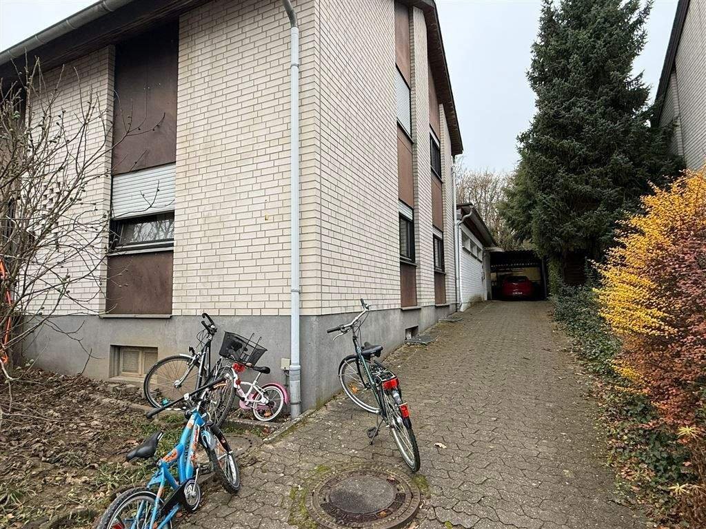 Dreifaches Wohnpotenzial:  Zweifamilienhaus mit Einliegerwohnung