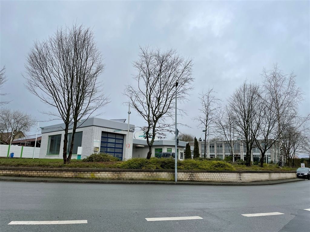SB-Waschstraße mit Werkstatt und  Bürogebäude in Werther Westfalen