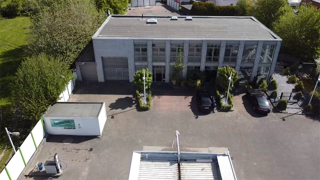 SB-Waschstraße mit Werkstatt und  Bürogebäude in Werther Westfalen