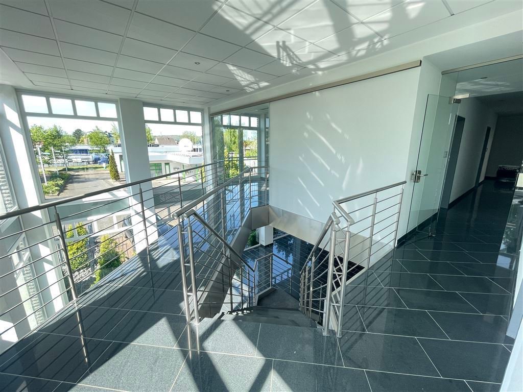 SB-Waschstraße mit Werkstatt und  Bürogebäude in Werther Westfalen