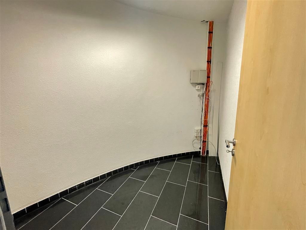 SB-Waschstraße mit Werkstatt und  Bürogebäude in Werther Westfalen