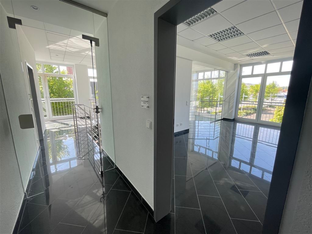 SB-Waschstraße mit Werkstatt und  Bürogebäude in Werther Westfalen