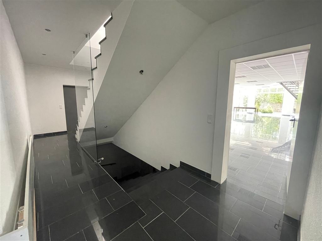 SB-Waschstraße mit Werkstatt und  Bürogebäude in Werther Westfalen