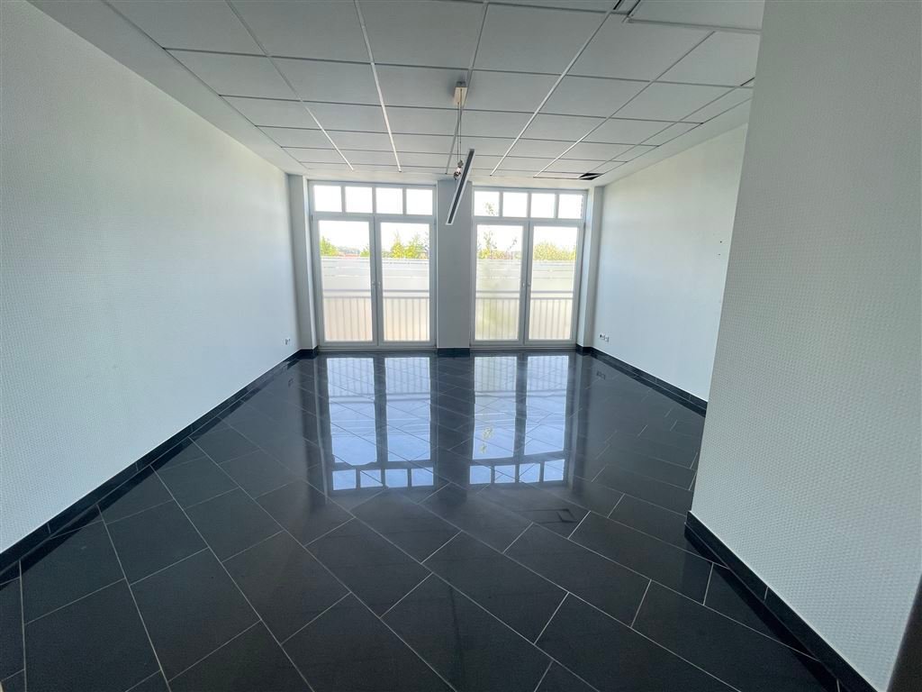 SB-Waschstraße mit Werkstatt und  Bürogebäude in Werther Westfalen