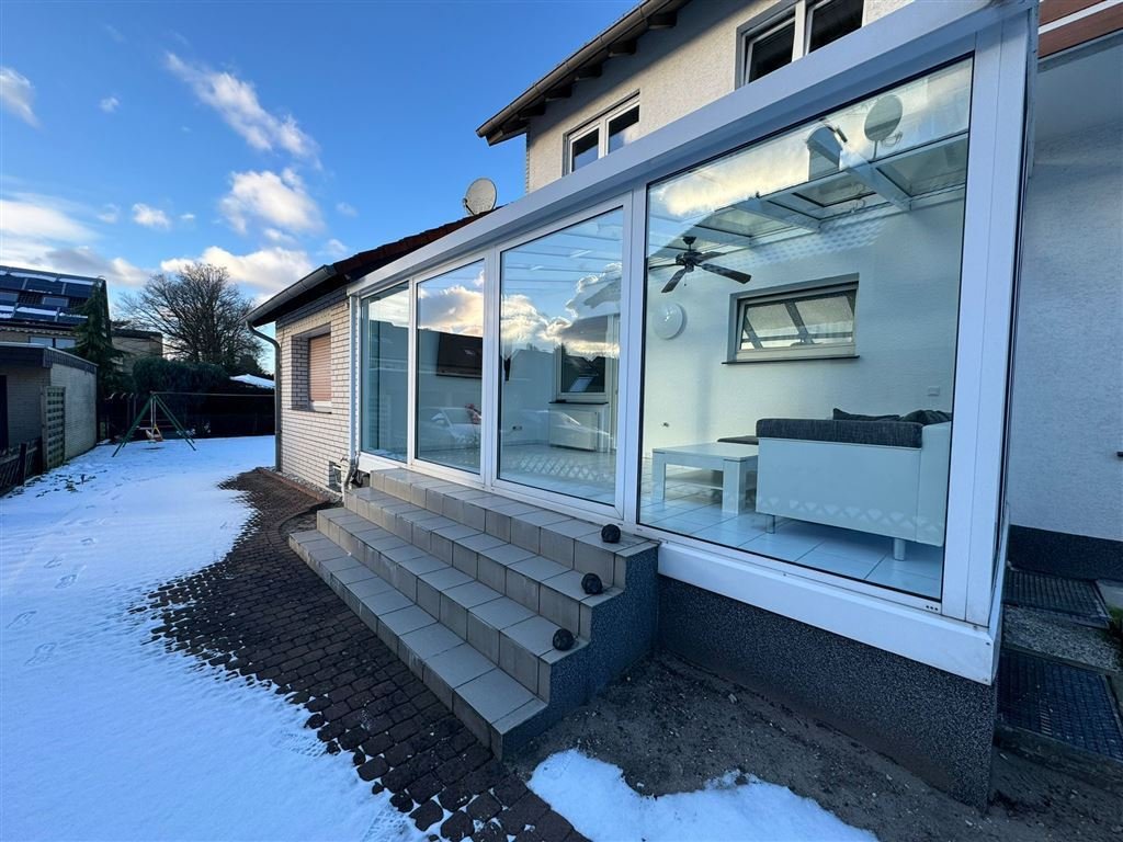 Mehrfamilienhaus in Senne mit 3- Wohneinheiten