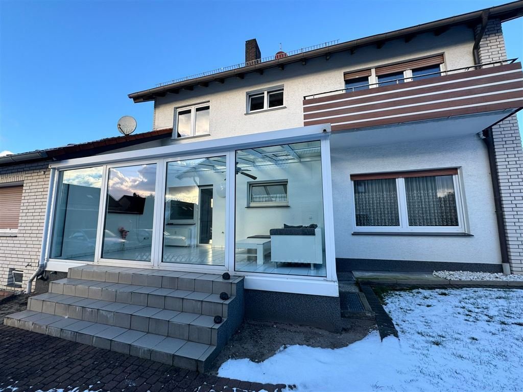 Mehrfamilienhaus in Senne mit 3- Wohneinheiten