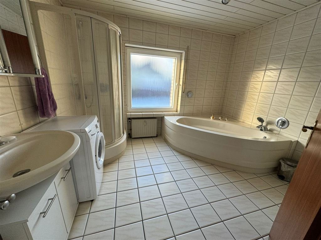 Mehrfamilienhaus in Senne mit 3- Wohneinheiten