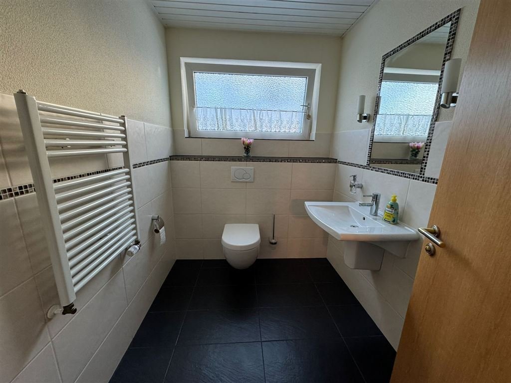 Mehrfamilienhaus in Senne mit 3- Wohneinheiten