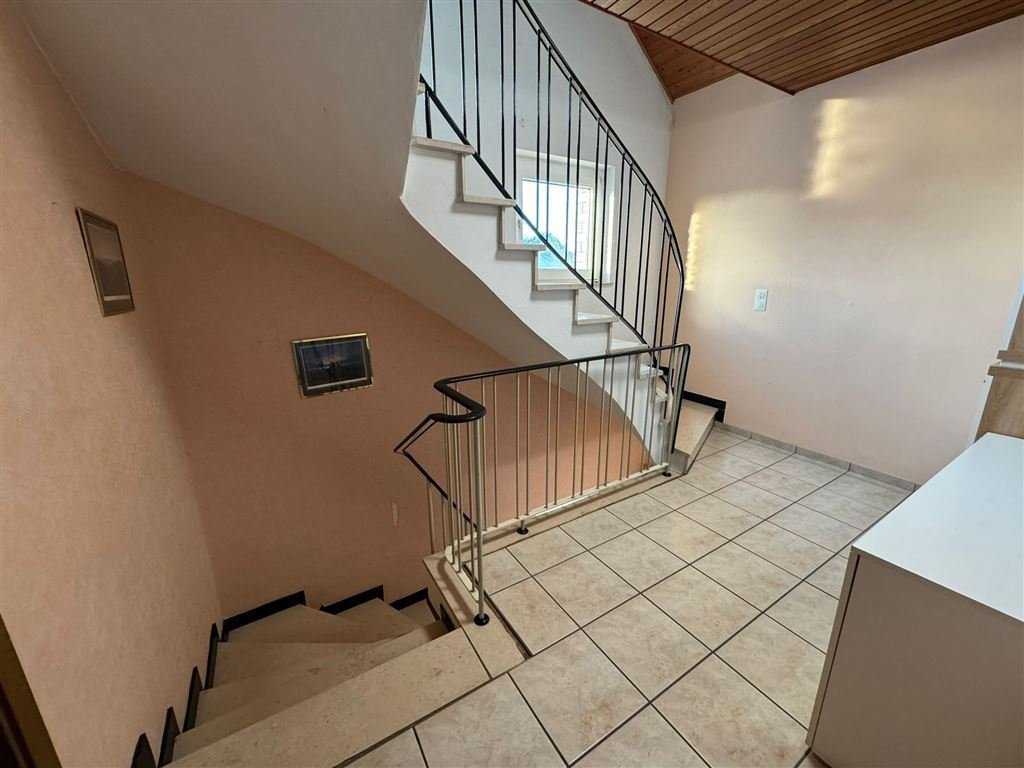 Mehrfamilienhaus in Senne mit 3- Wohneinheiten