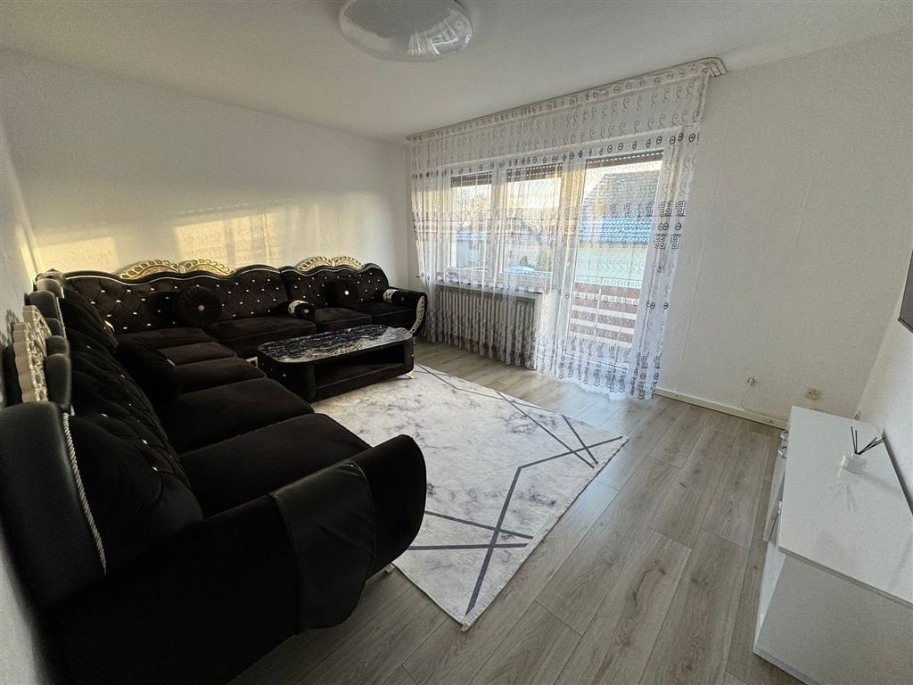 Mehrfamilienhaus in Senne mit 3- Wohneinheiten