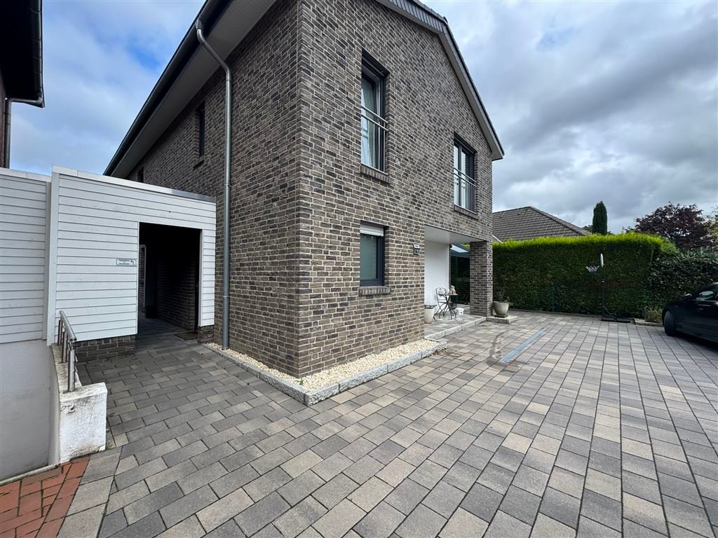 Modernes Familienidyll in Ibbenbüren:  Stilvolles Einfamilienhaus mit  hochwertiger Ausstattung und Inventar