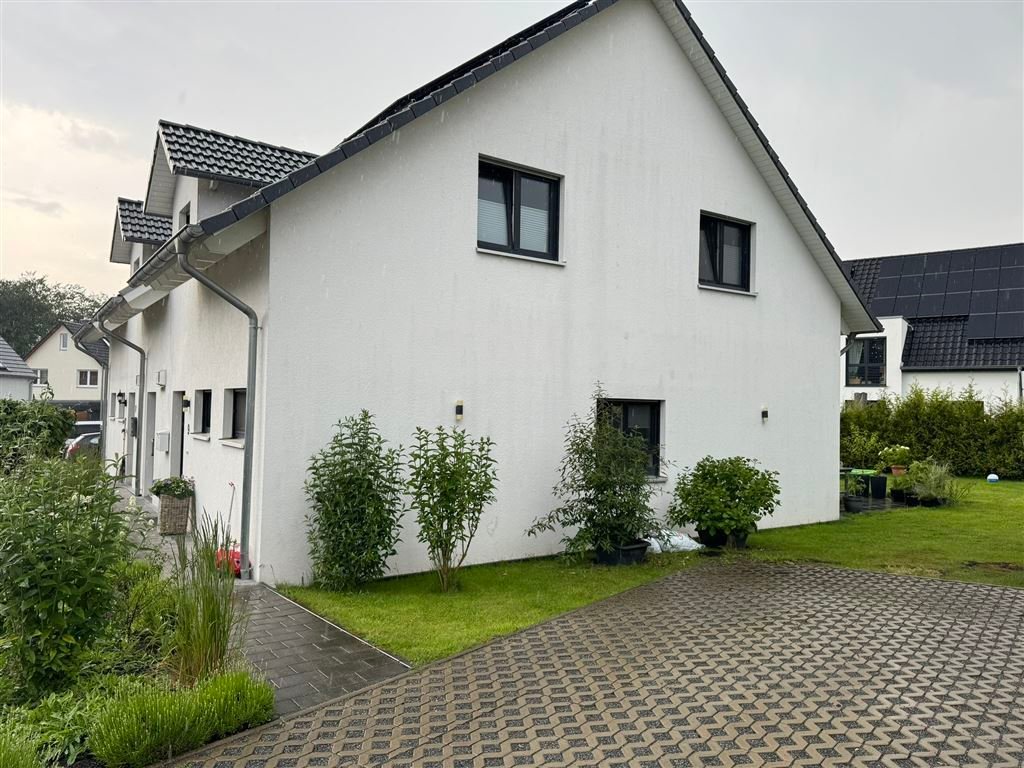 Moderne Doppelhaushälfte mit KFW 55  Standard und umfassender Ausstattung  in Bielefeld Schröttinghausen