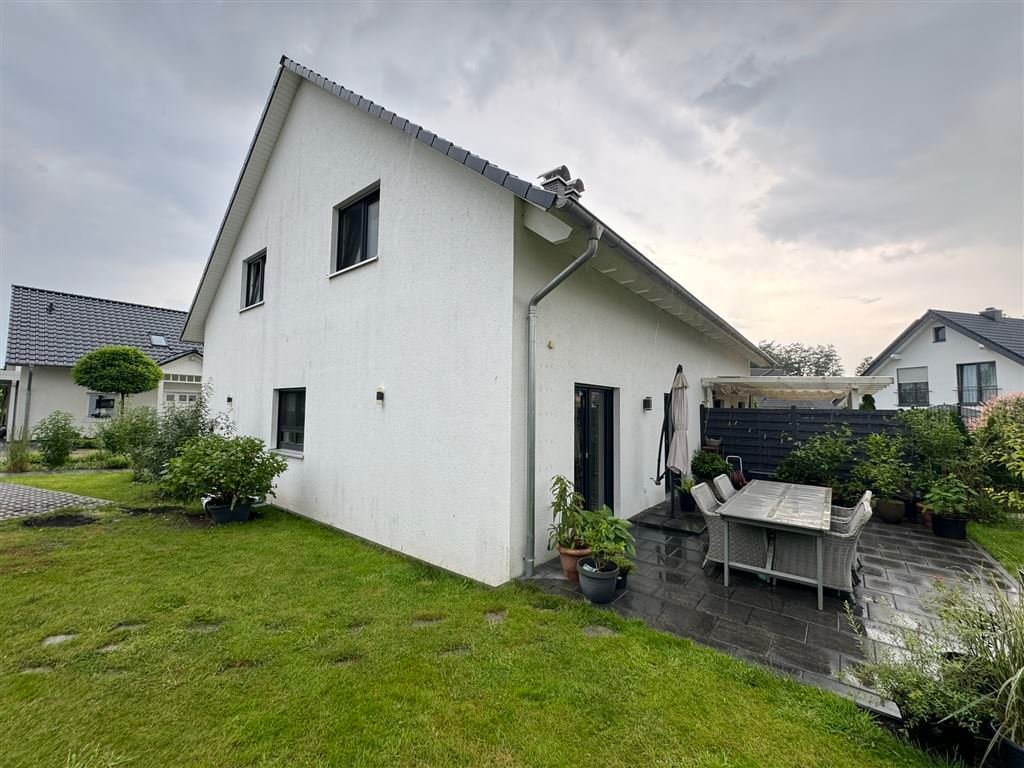 Moderne Doppelhaushälfte mit KFW 55  Standard und umfassender Ausstattung  in Bielefeld Schröttinghausen