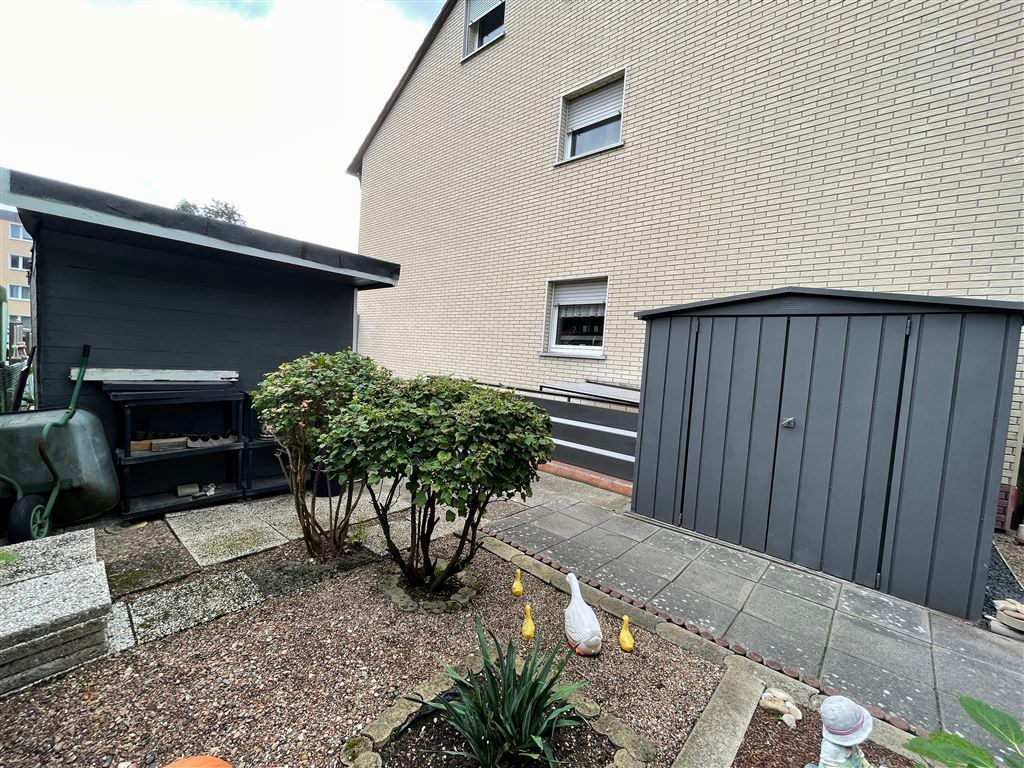 Reiheneckhaus in Bielefeld Schildesche  mit Garten & Garage 