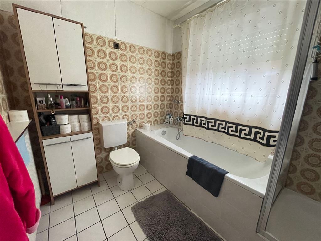 Reiheneckhaus in Bielefeld Schildesche  mit Garten & Garage 