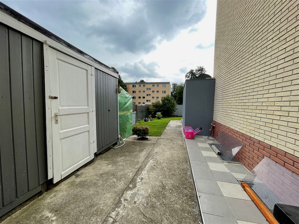 Reiheneckhaus in Bielefeld Schildesche  mit Garten & Garage 