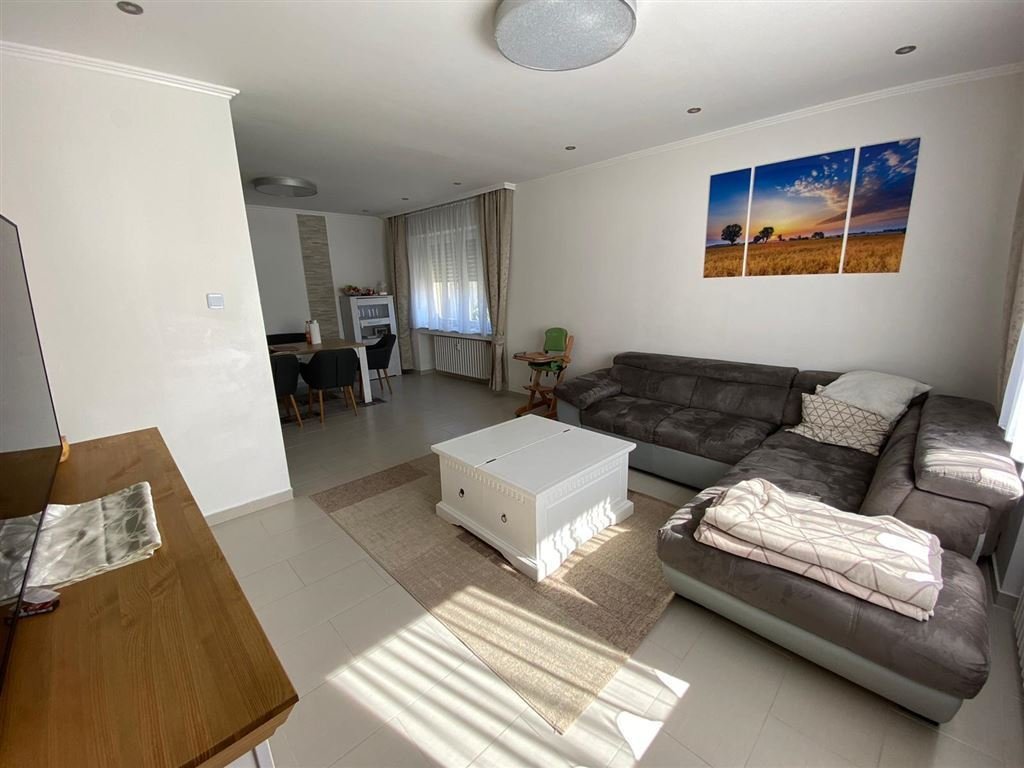 Zweifamilienhaus mit großem  Grundstück in Halle Westf.