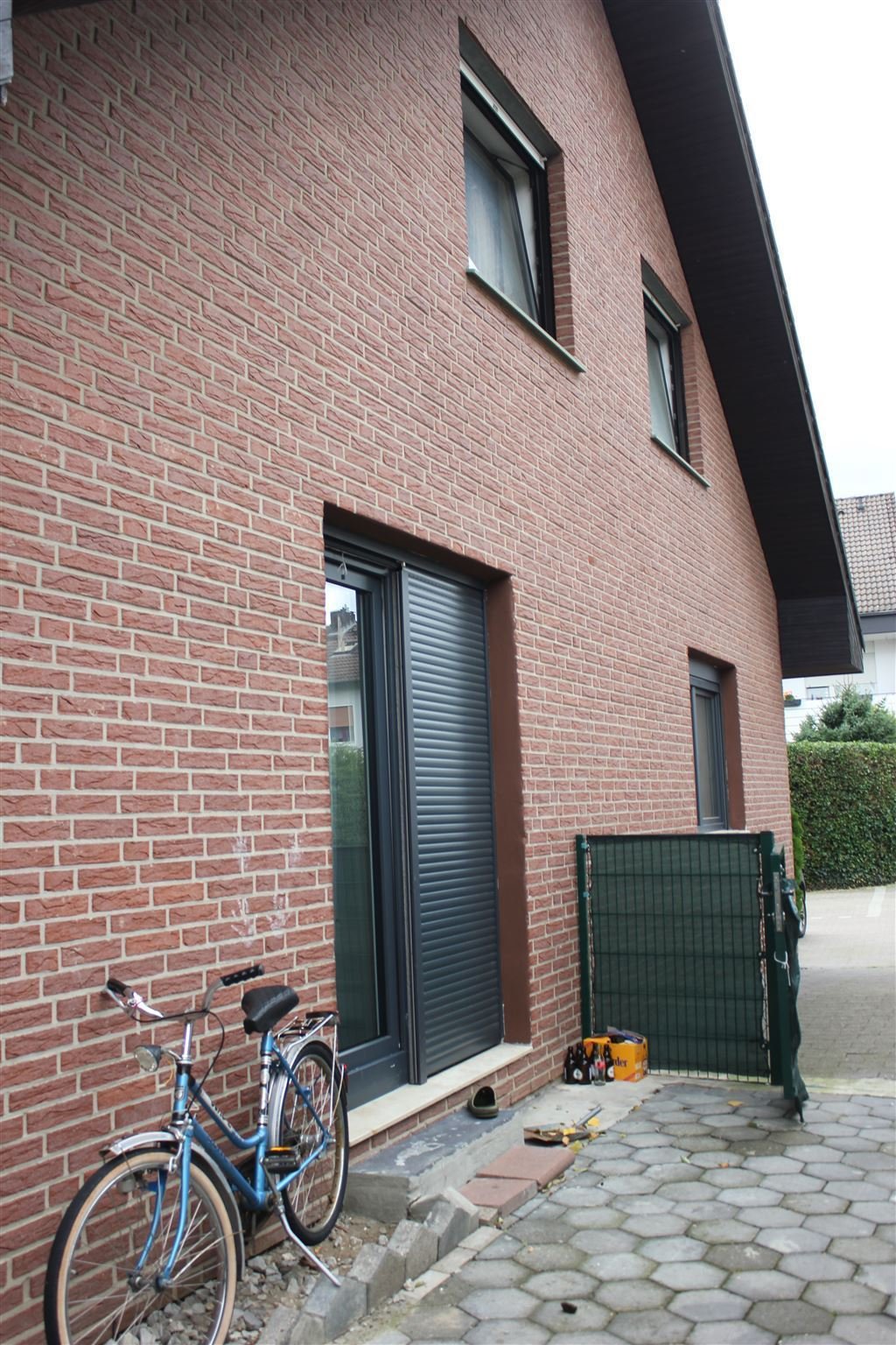 Charmantes Einfamilienhaus mit  Einliegerwohnung und Baugrundstück  mit viel Platz für Ihre Ideen. 