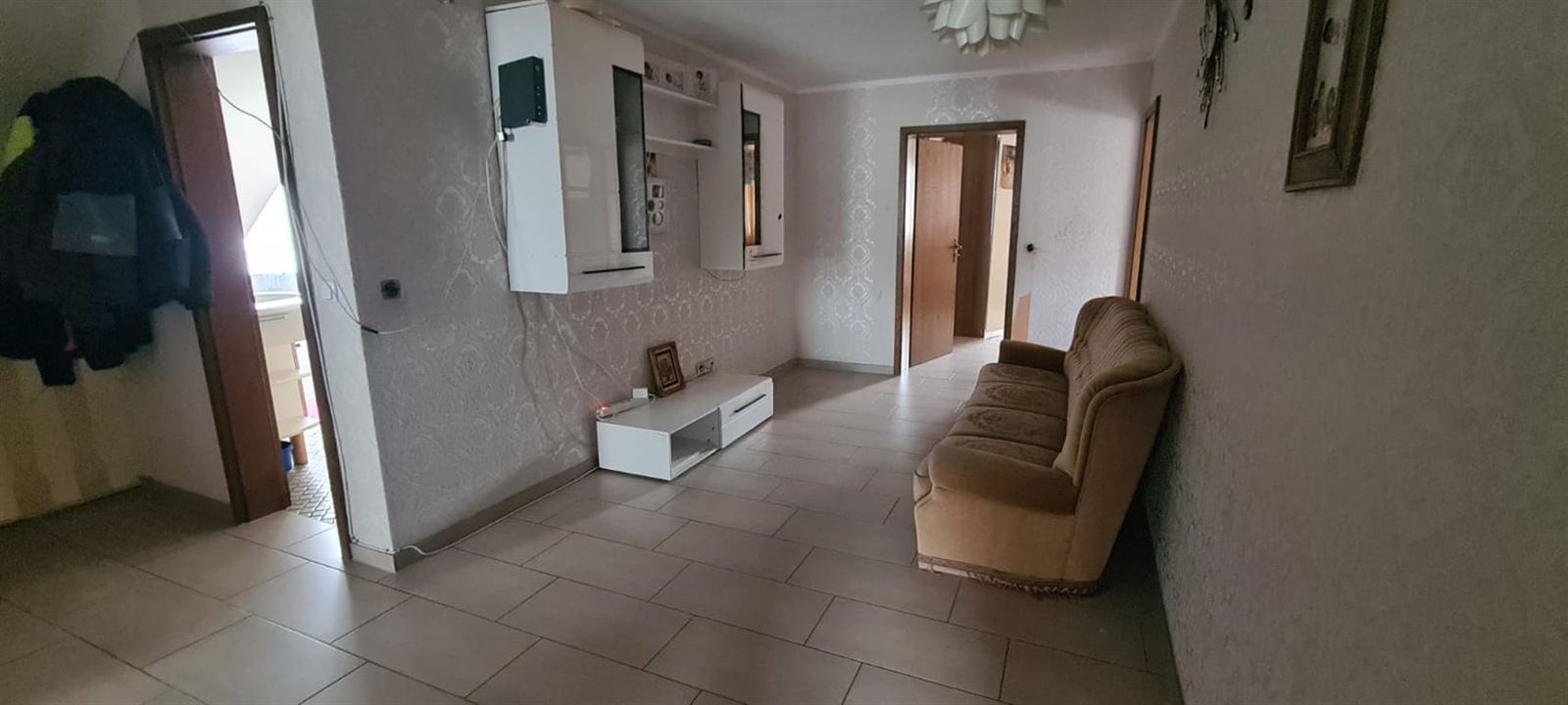 Charmantes Einfamilienhaus mit  Einliegerwohnung und Baugrundstück  mit viel Platz für Ihre Ideen. 