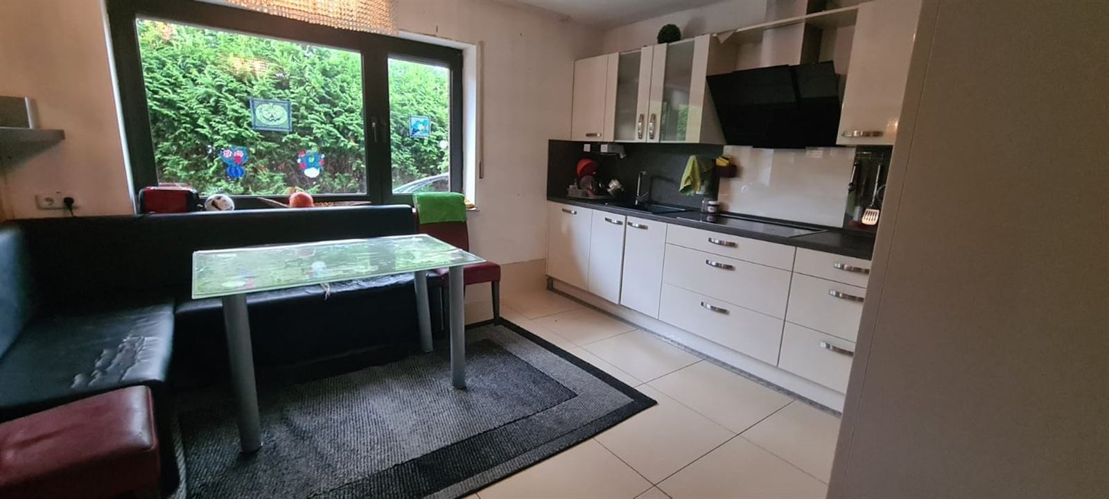 Charmantes Einfamilienhaus mit  Einliegerwohnung und Baugrundstück  mit viel Platz für Ihre Ideen. 