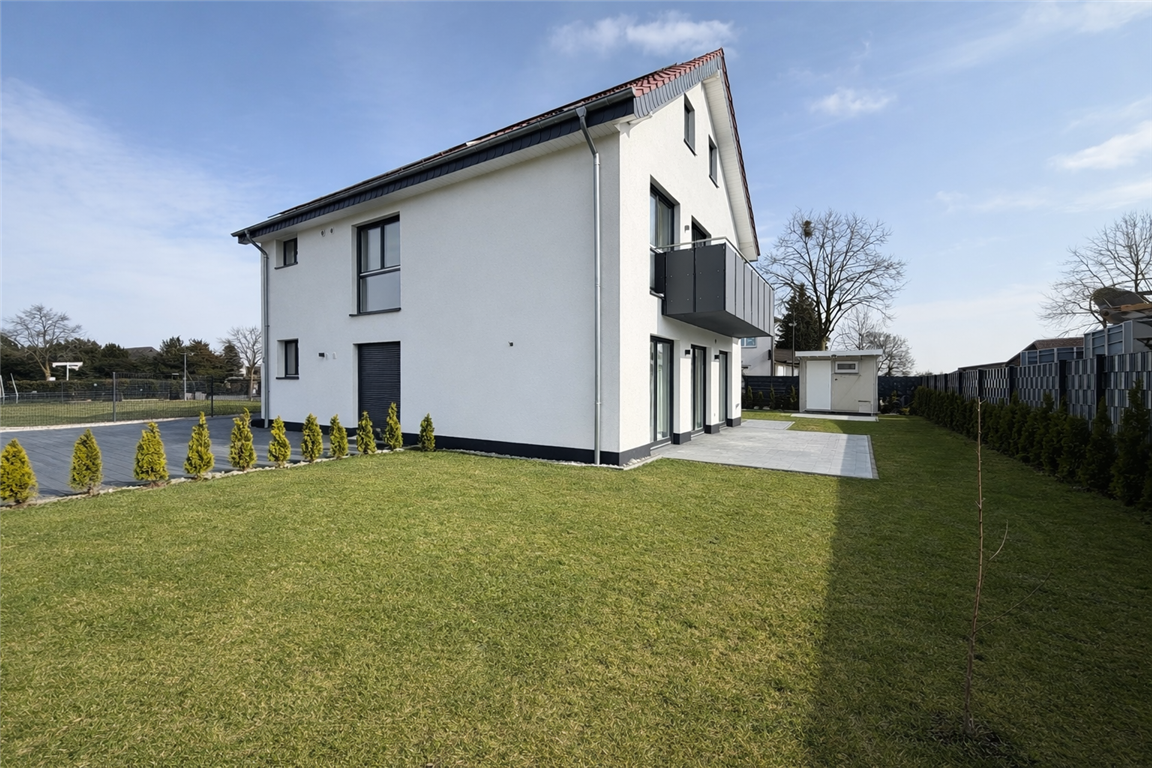 Neuwertiges 3-Familienhaus in Werther  (Westfalen) – KfW-55-Neubau 2024 mit  Luftwärmepumpe, Solaranlage & Top Ausstattung! 