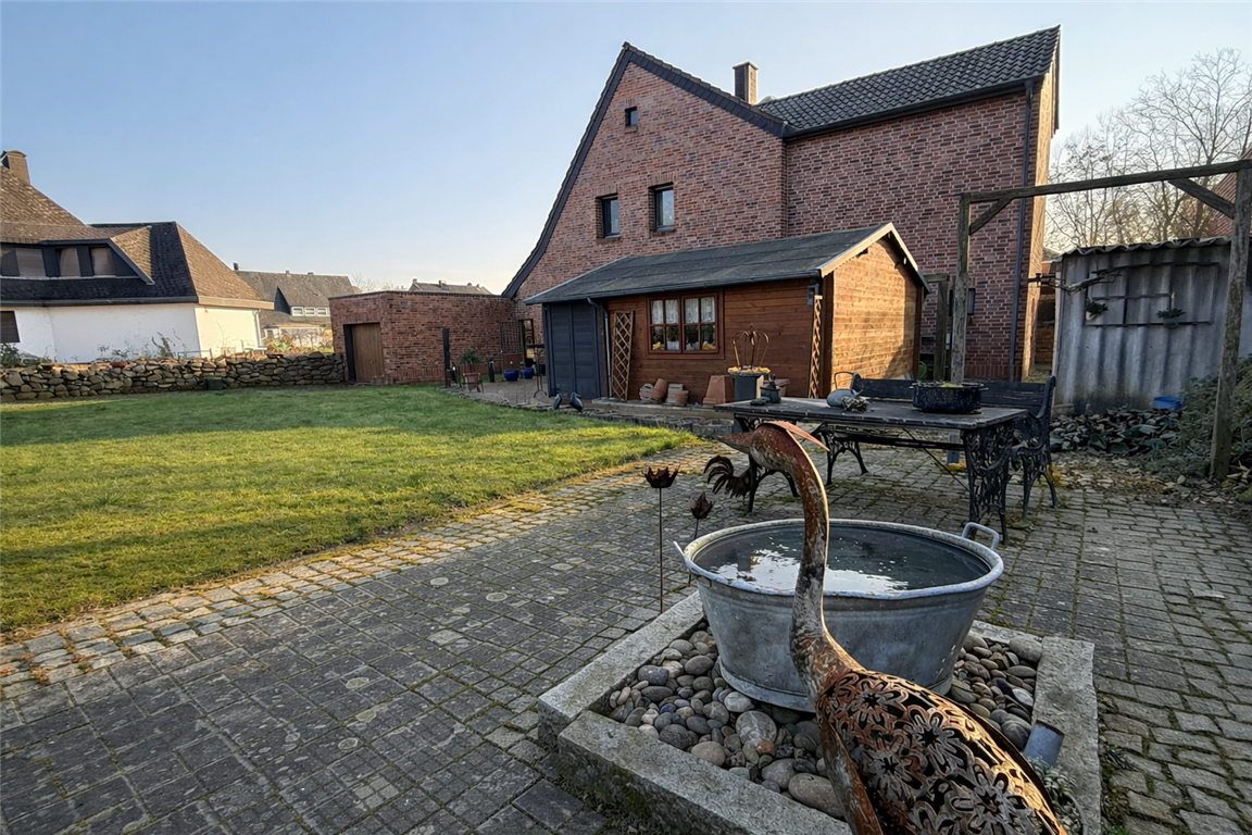 Einfamilienhaus mit großem  Grundstück, zwei Garagen und  vielseitigem Platzangebot in Hörstel Riesenbeck