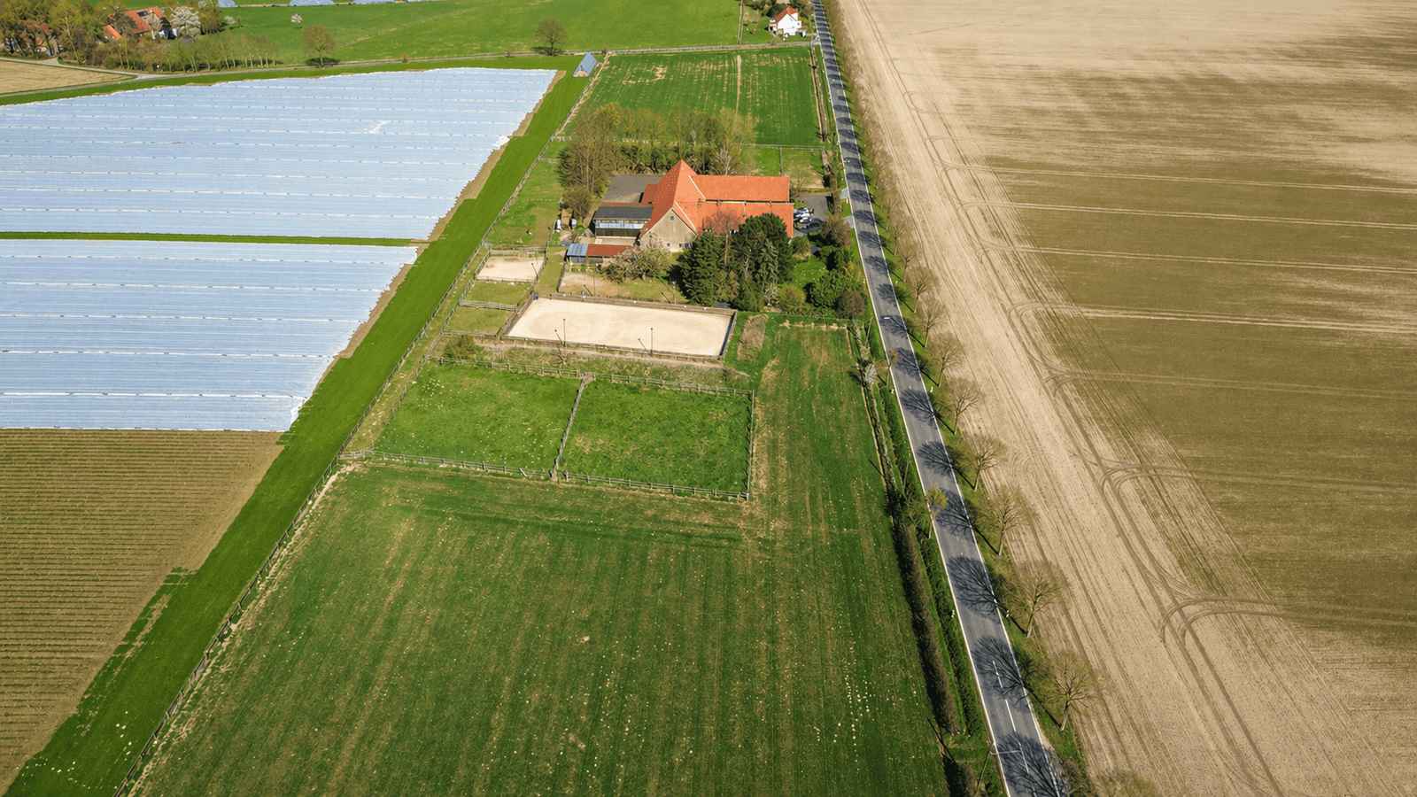 Exklusives Anwesen mit Reitanlage auf ca. 35.000 m² Grundstück in idyllischer Lage