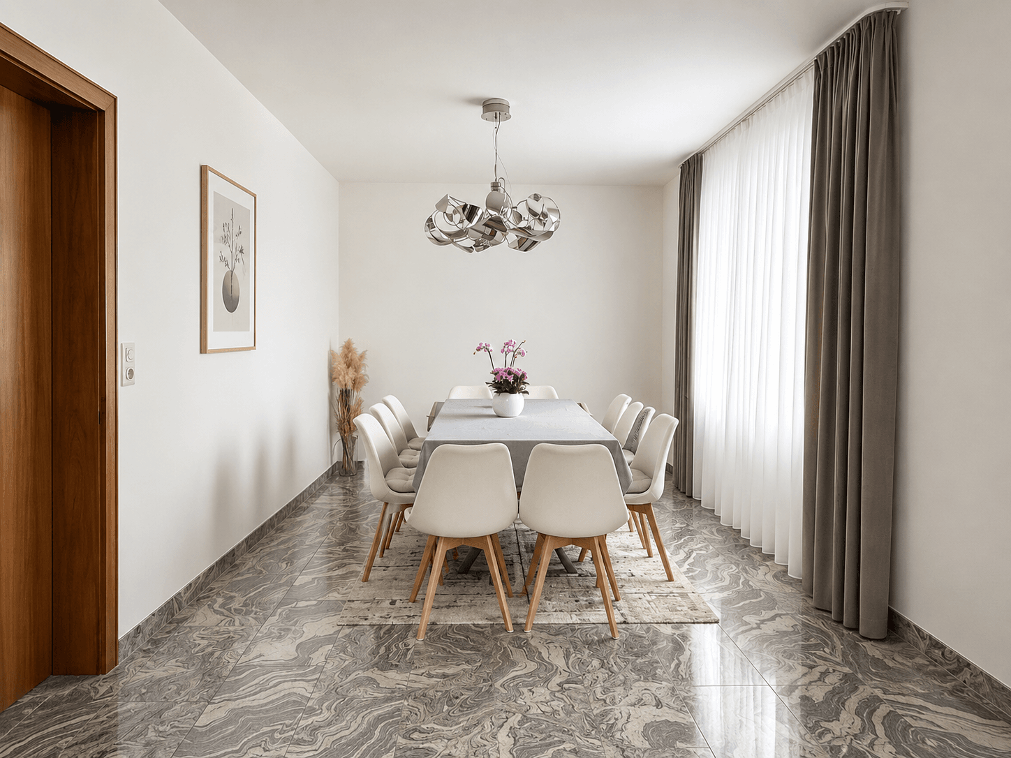 Zweifamilienhaus mit großem Grundstück, Garage, Carport und vielseitigem Nutzungspotenzial