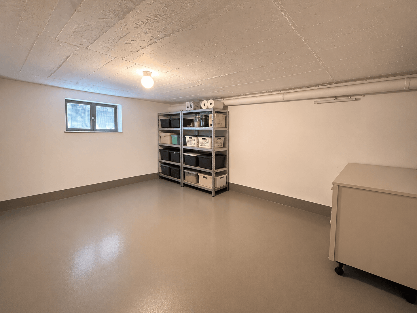 Zweifamilienhaus mit großem Grundstück, Garage, Carport und vielseitigem Nutzungspotenzial