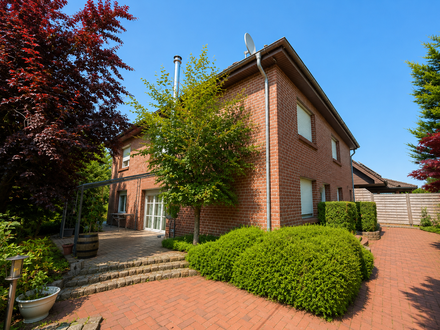 Großzügiges Einfamilienhaus mit 8 Zimmern, Photovoltaikanlage und weitläufigem Grundstück in Langenberg
