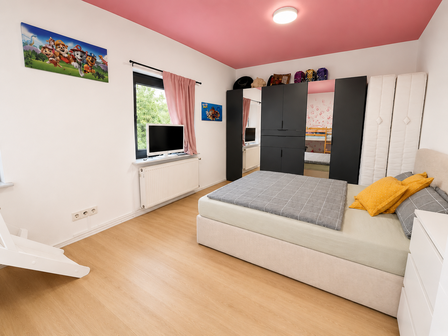 Zusätzliches Baugrundstück inklusive – großzügiges Familienhaus mit Wintergarten und weitläufigem Traumgarten