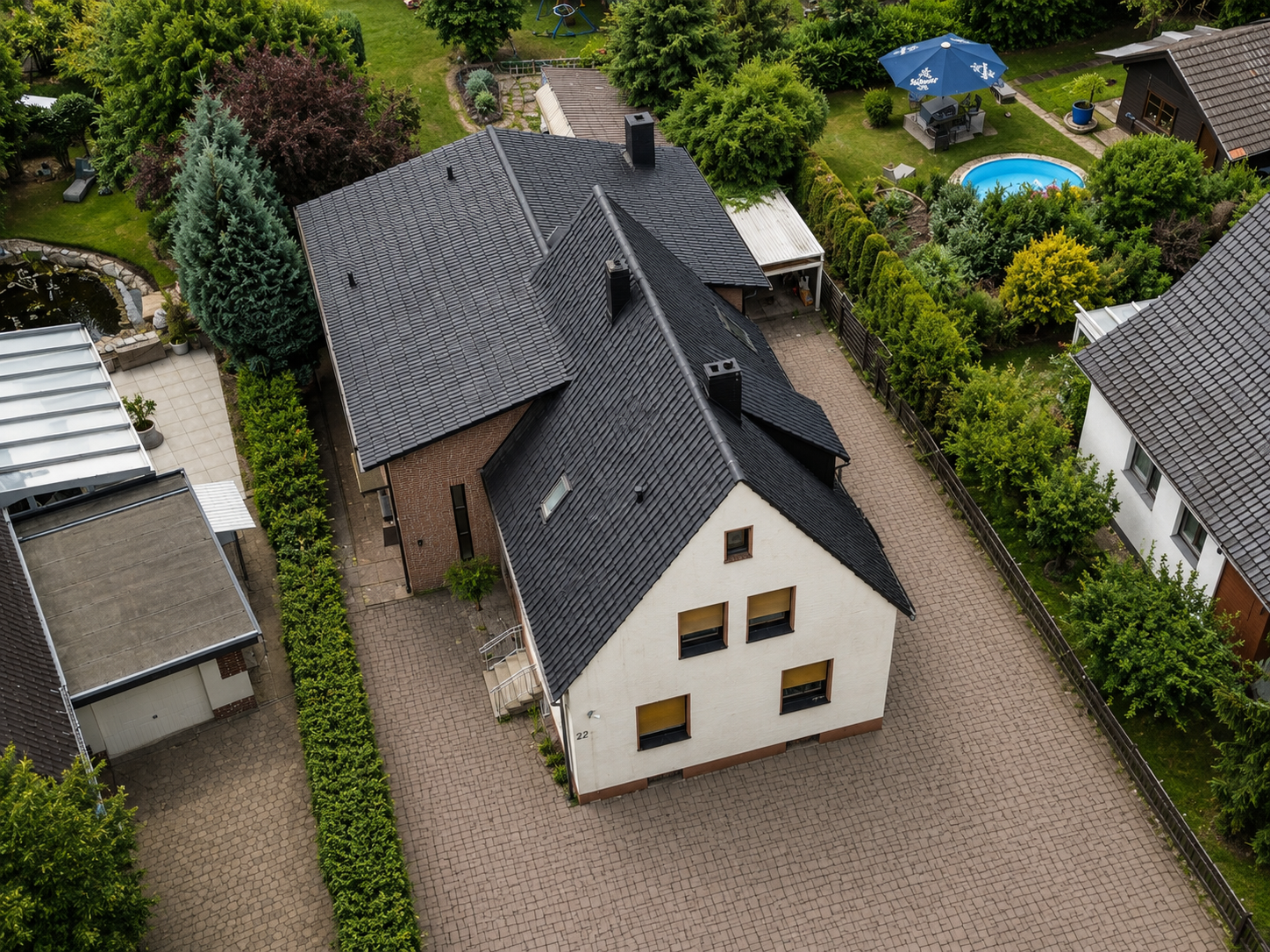 Zusätzliches Baugrundstück inklusive – großzügiges Familienhaus mit Wintergarten und weitläufigem Traumgarten