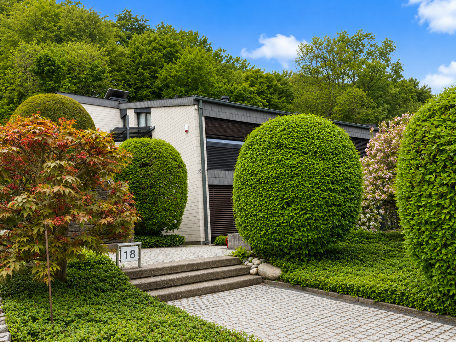 Exklusive Wohnidylle am Teutoburger Wald – Großzügiges Einfamilienhaus mit Einliegerwohnung in begehrter Lage von Werther (Westf.)