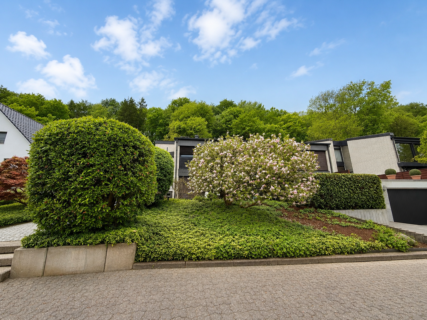 Exklusive Wohnidylle am Teutoburger Wald – Großzügiges Einfamilienhaus mit Einliegerwohnung in begehrter Lage von Werther (Westf.)