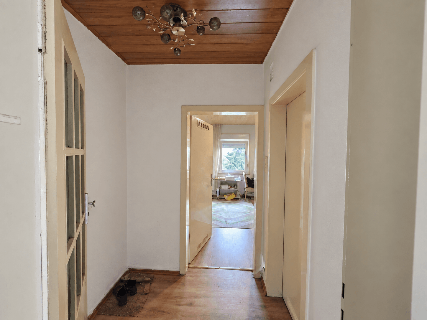 Vermietete 2-Zimmer-Dachgeschosswohnung mit Entwicklungspotenzial in Bielefeld-Brackwede