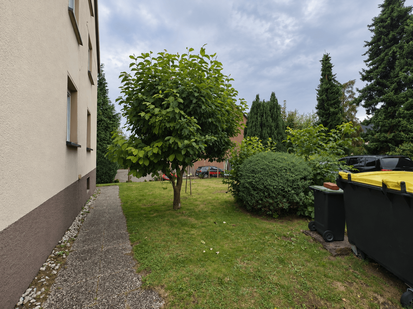 Vermietete 2-Zimmer-Dachgeschosswohnung mit Entwicklungspotenzial in Bielefeld-Brackwede