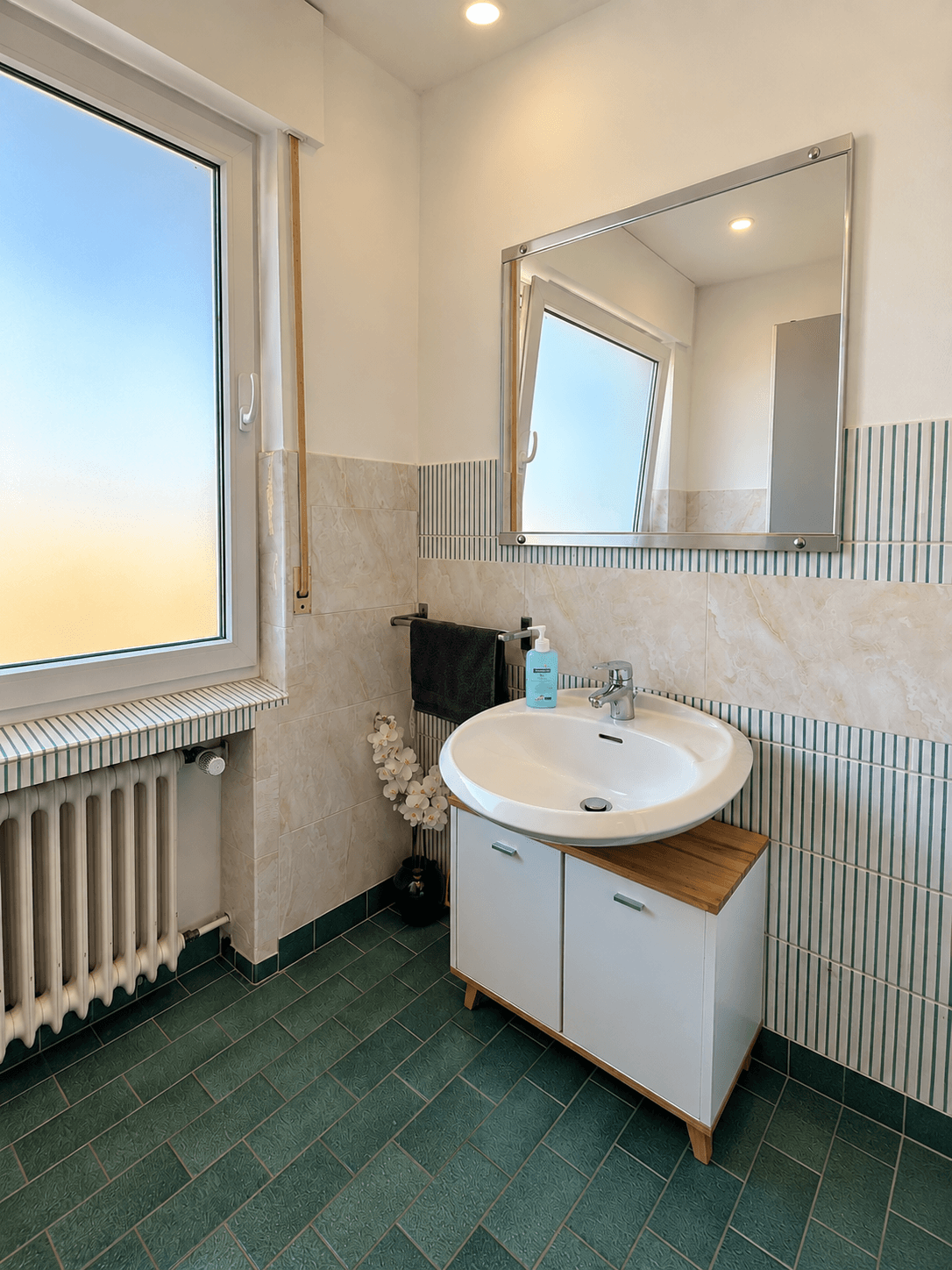 Großzügiges Wohnhaus mit Einliegerwohnung, Vollkeller und großem Grundstück in Detmold